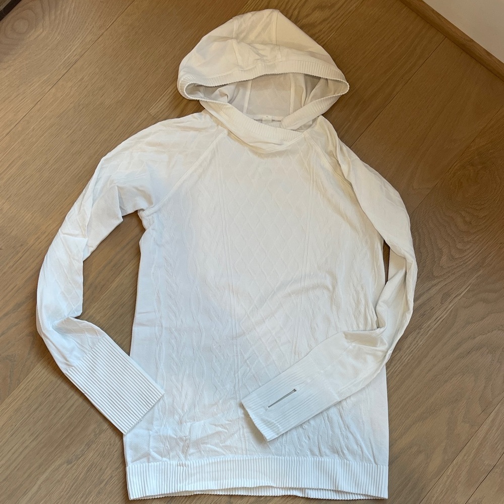 Lululemon cableknit hoodie top thumb holes great layering NWOT size 10 stretch
